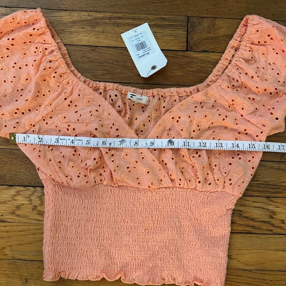 Billabong Eyelet Top - Picture 4 of 11